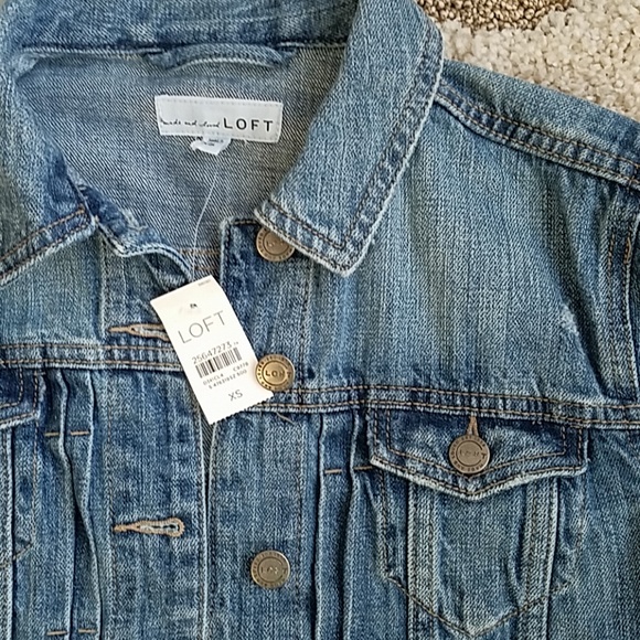 LOFT Super Cute Pleated Denim Jacket - Picture 2 of 5